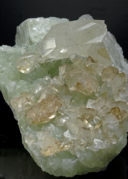 Prehnite: Mineral information, data and localities.